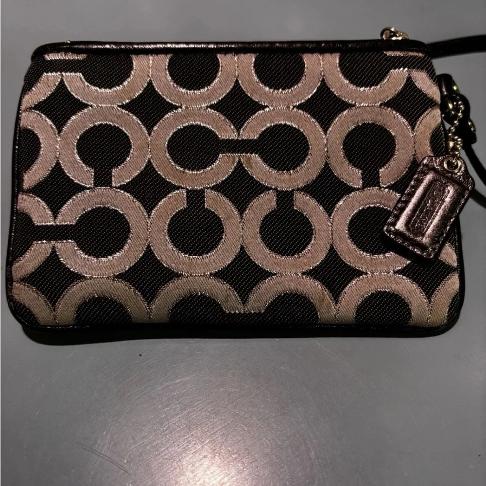 Coach Madison Op Art Pleated Signature Black Gray Metallic Small Wristlet - Picture 4 of 8